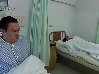 엄마 친구 여자 알아보기 (2017) 720pHD