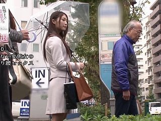 Estes grandes mamas japoneses alegres são incrivelmente sexy