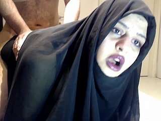 Fat muslim woman fucks at home