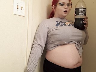 โซดาเครื่องดื่ม Redhead BBW