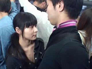 Nakal remaja AV Gal On The Bus Jerks Boyfriend Her Sampai Dia cums