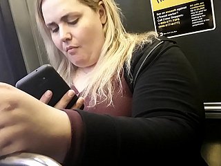Dama muy gordita en รถบัส