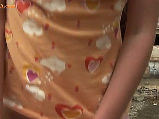18 Jahre altes Hot Babe zum ersten Mal