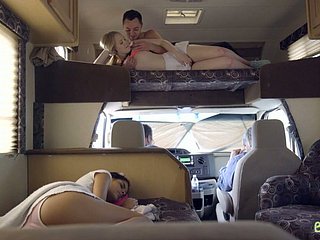 Fantastic Steamy FFM втроем с дикой распутной птенцом Katya Rodriguez