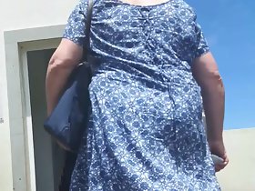 路上でRUAおばあちゃんをNAベーリャ