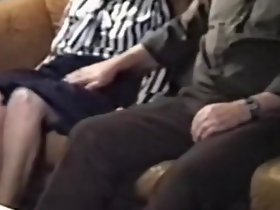 reinforcer de personnes âgées sur le chaise longue