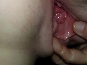 食べる妻若いぬれた猫