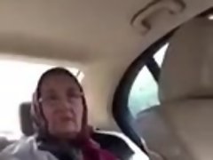 yasli teyze sikin kalkarken sikecen Diyor کی