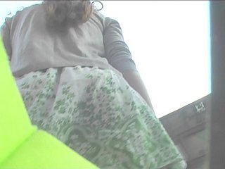 Voyeur Snoop Hidden Cam مطاردة الجمهور upskirt Bucharest Romania 3