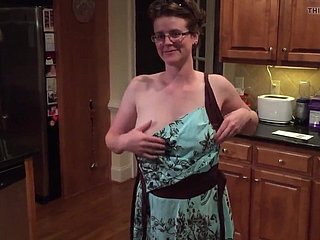 Georgia Milf Jessica Streifen in der Küche