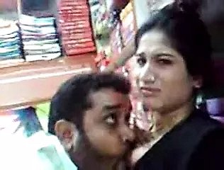 پاکستانی کپڑا مارکیٹ چوسنا