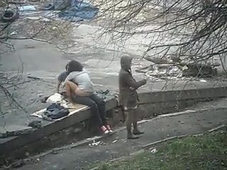 Общественный секс на улице