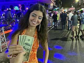 Eu queria foder um transe, mas ela acabou sendo uma prostituta comum e eu a foda small-minded a