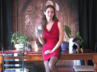 Schöne Blondine pisst