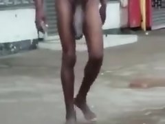 モンスターコックホームレスの男性
