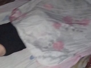Bana seks yapması için hizmetçiyi uyandırdım, çok eğlendik