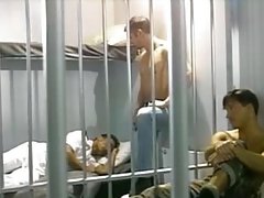 เซเลอร์เมาระยำในเซลล์กองทัพ