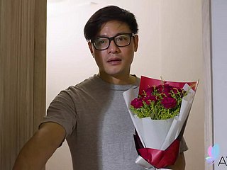 วัยรุ่นหัวนมใหญ่ของไต้หวัน Stacy กำลังมีเพศสัมพันธ์และเพลิดเพลินกับมัน
