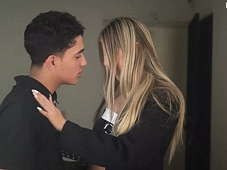 전 남자친구를 만나서 열정적으로 섹스를 하게 됐어요 - 니푸타니산타클럽