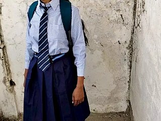 پہلی بار سیکس ہندوستانی گاؤں کی دیسی اسکول کی لڑکی - وائرل ایم ایم ایس
