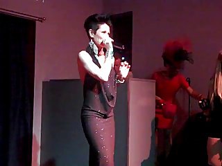 Strip show เปลือย