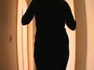 Giovane Ragazzo sedurre una tettona tit in strada e il suo cazzo