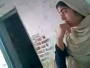 شہوت انگیز عرب hijabi مسلمان بیوی دھوکہ دہی اور اتارنا screwing پڑوسی