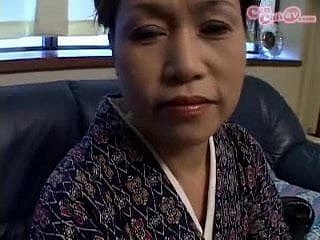 私のおばあちゃんは、私の家に来ました