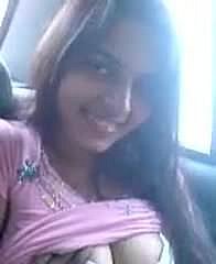 Desi Payal Sharma Dicke Titten bachi Hahn saugen Blowjob im Motor vehicle