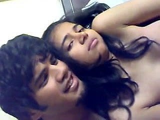 bonito menina despida em bf cama capturado