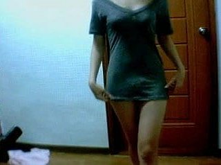 Gadis webcam korean membuang pakaiannya dan menunjukkan disburdening