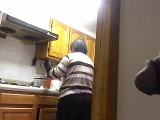 Chinese Granny Morgen-Flash