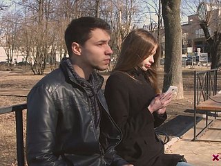 Ramassé dans le parc Adel Bye se piquer par nipper nouvel ami mâle
