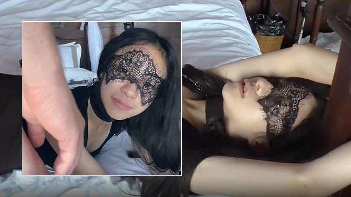 开阳某校无毛B年轻学生妹被外.教老师各种调教啪啪啪骚妹被栓在床头各种玩弄